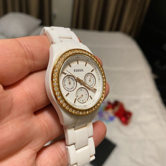 WHITE WOMENS FOSSIL WATCH - Picture 10 of 10